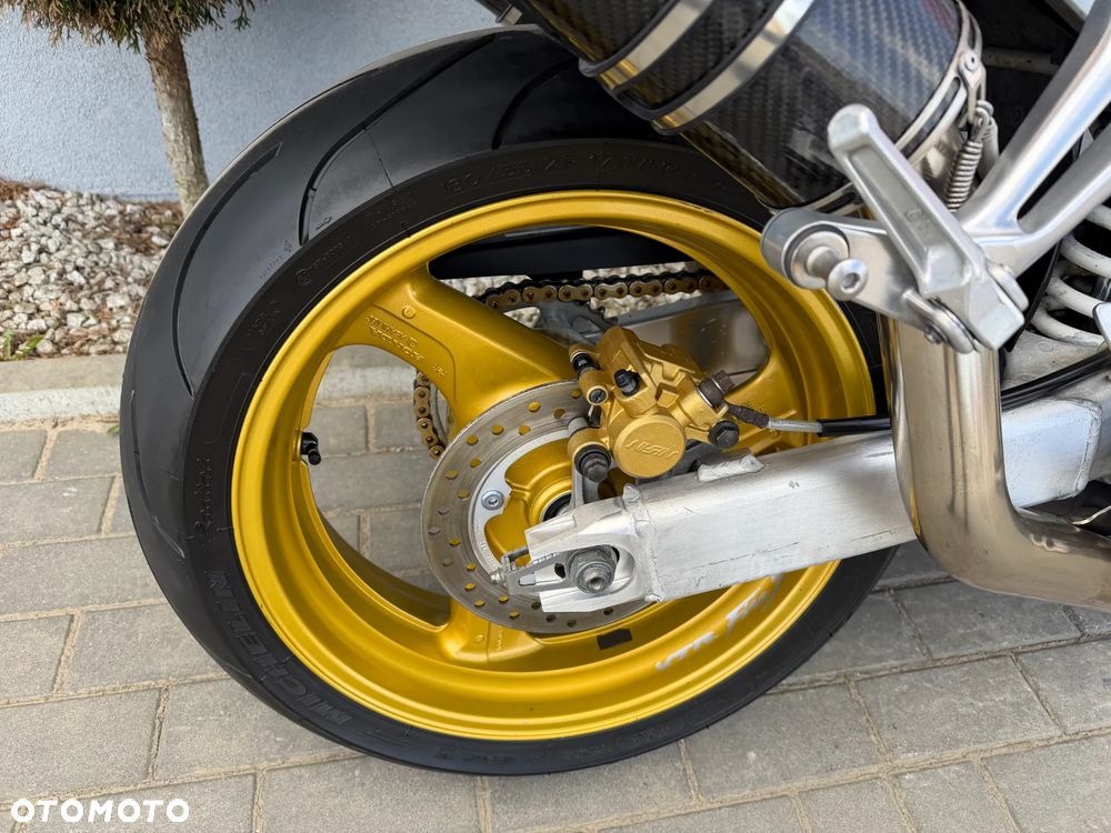Honda VTR - 23