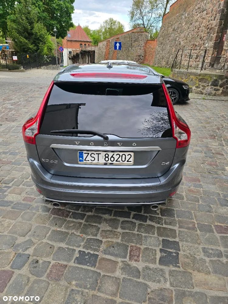 Volvo XC 60 D4 Drive-E R-Design Kinetic - 13