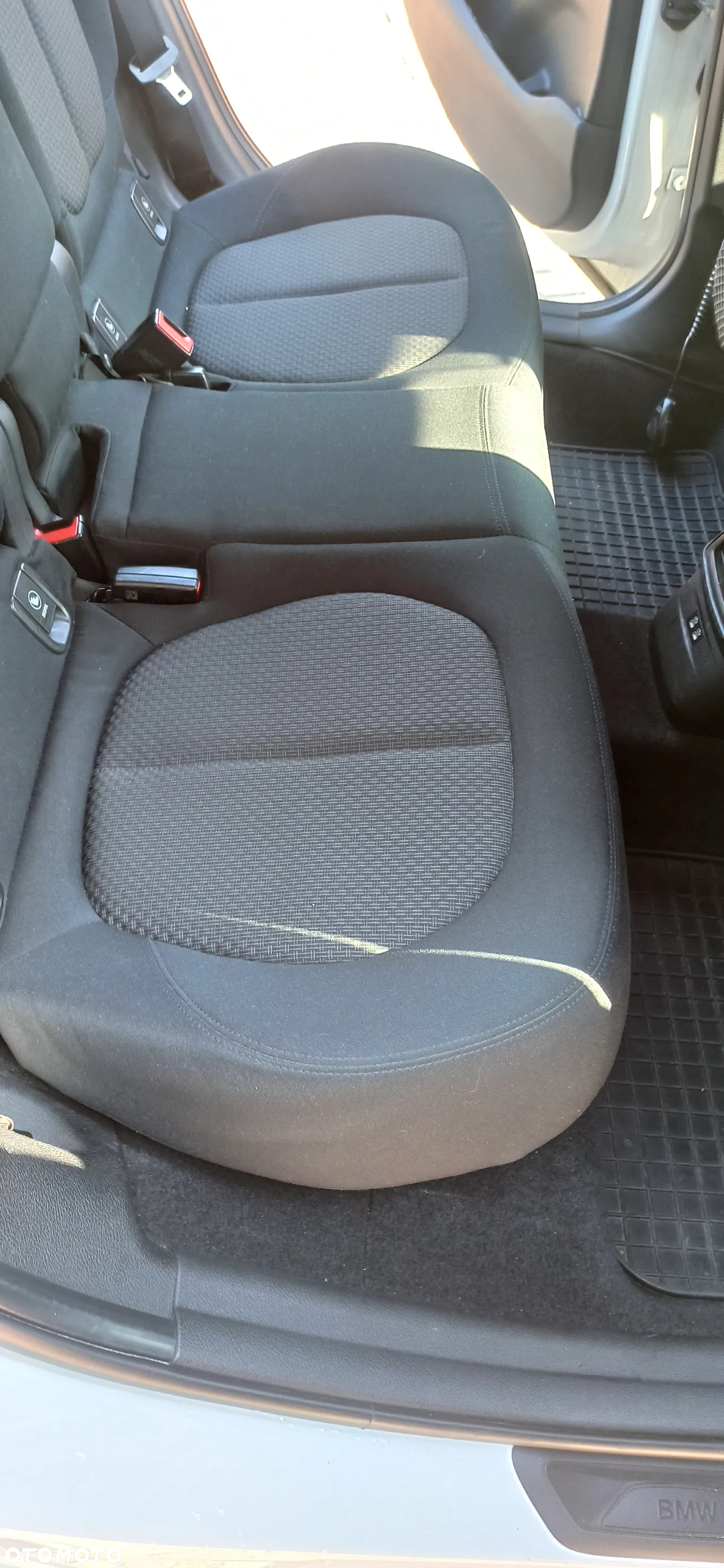BMW Seria 2 218d - 12