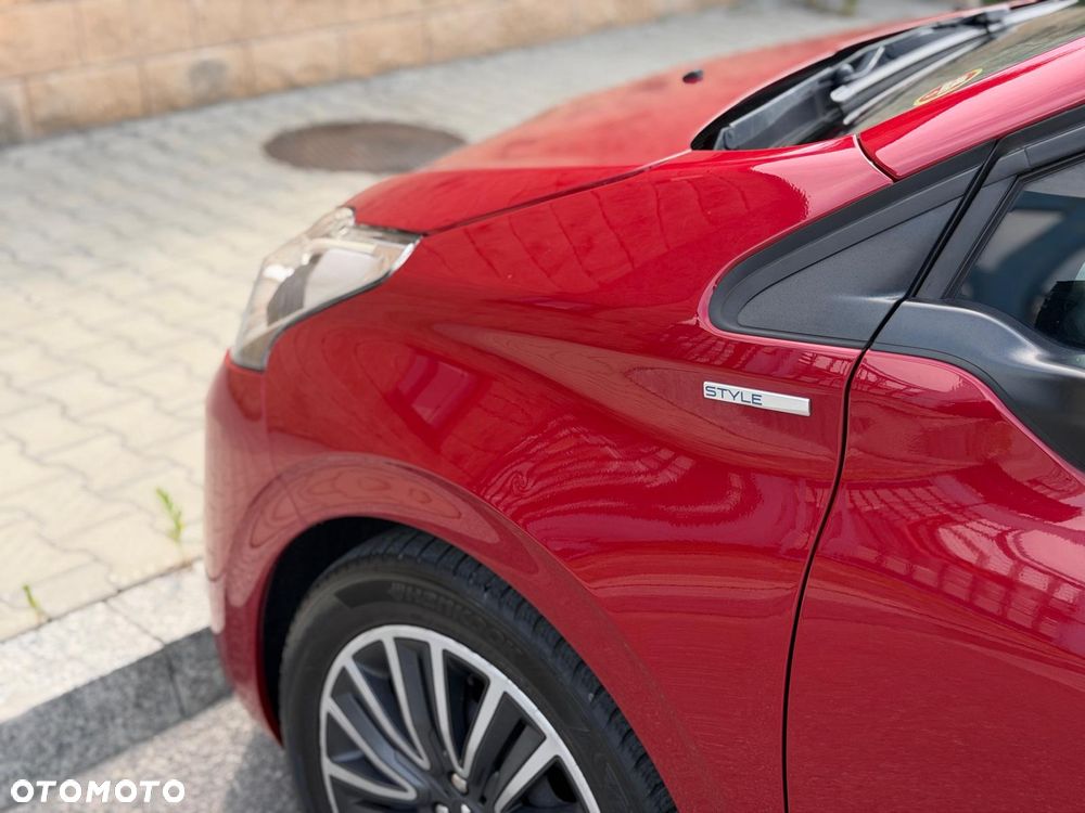 Peugeot 208 1.2 PureTech Allure - 26