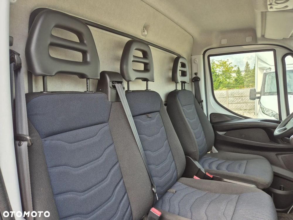 Iveco Daily 35S16, nowa skrzynia 4,40m x 2,30m, klimatyzacja, rozstaw osi 4.10m - 14