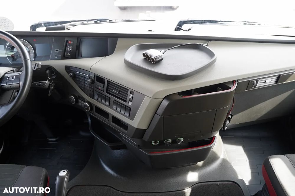 Volvo FH 460 / KIT / I-PARK COOL / MEGA / PLATFORMĂ JOSĂ / + FLIEGL / MEGA CORTINĂ / LOCĂ DIN OȚEL - 7 M / ACOPERIȘ RIDICAT / PLATFORMĂ JOSĂ - 30