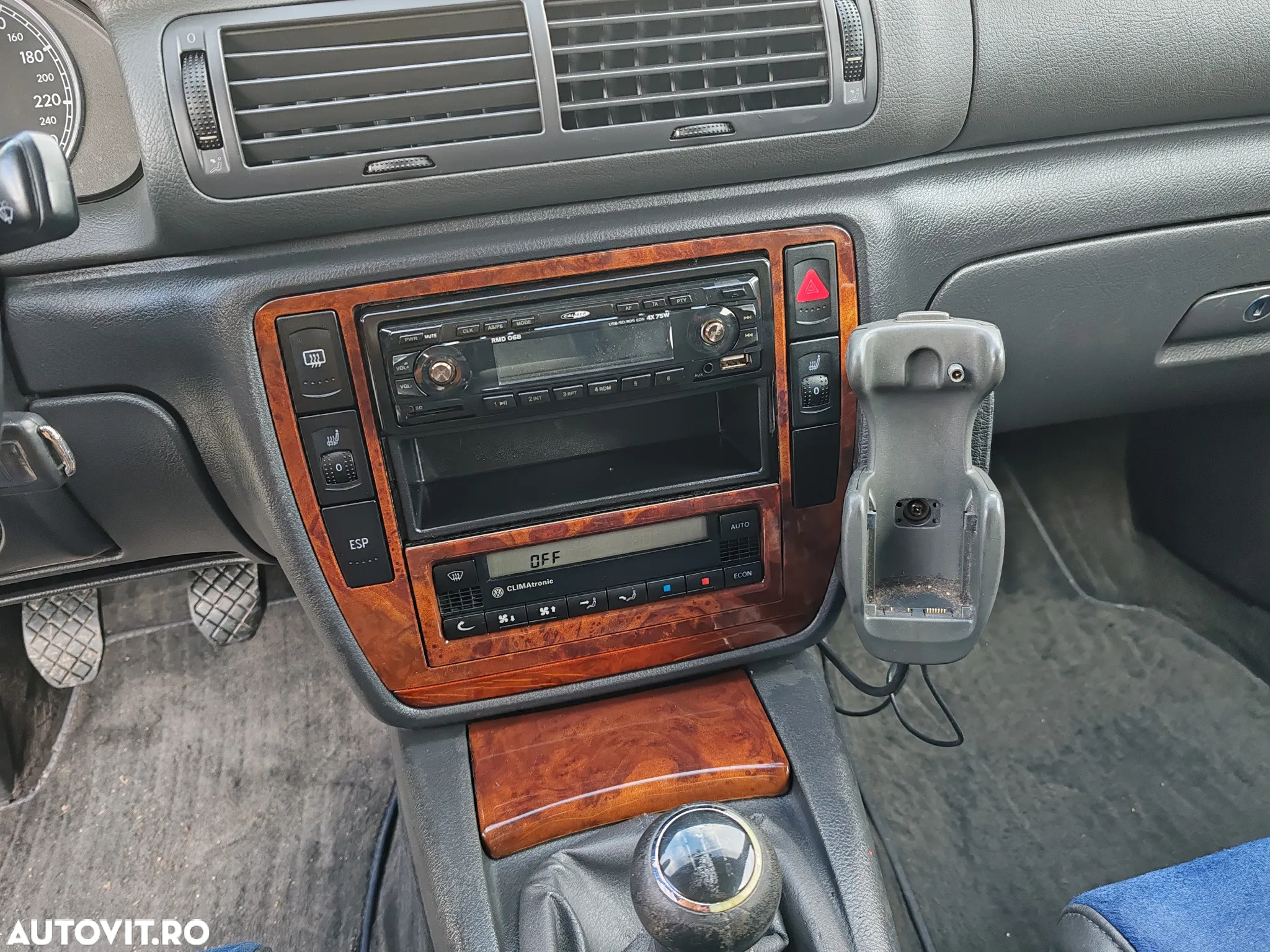 Volkswagen Passat - 11