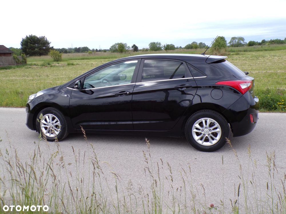 Hyundai i30 blue 1.6 CRDi Passion - 6