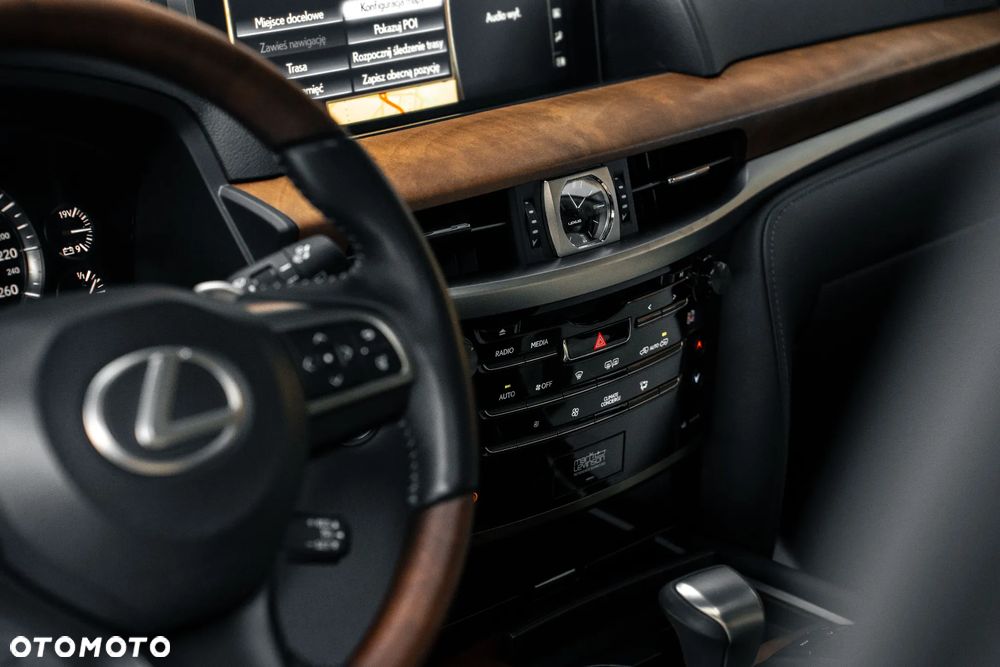 Lexus LX - 18