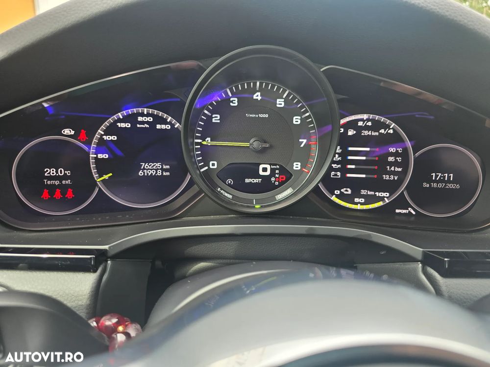 Porsche Cayenne Coupe - 13