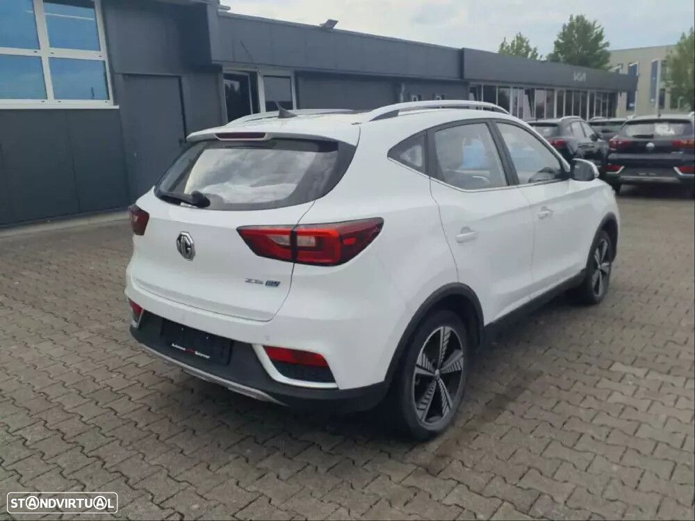 MG ZS - 6