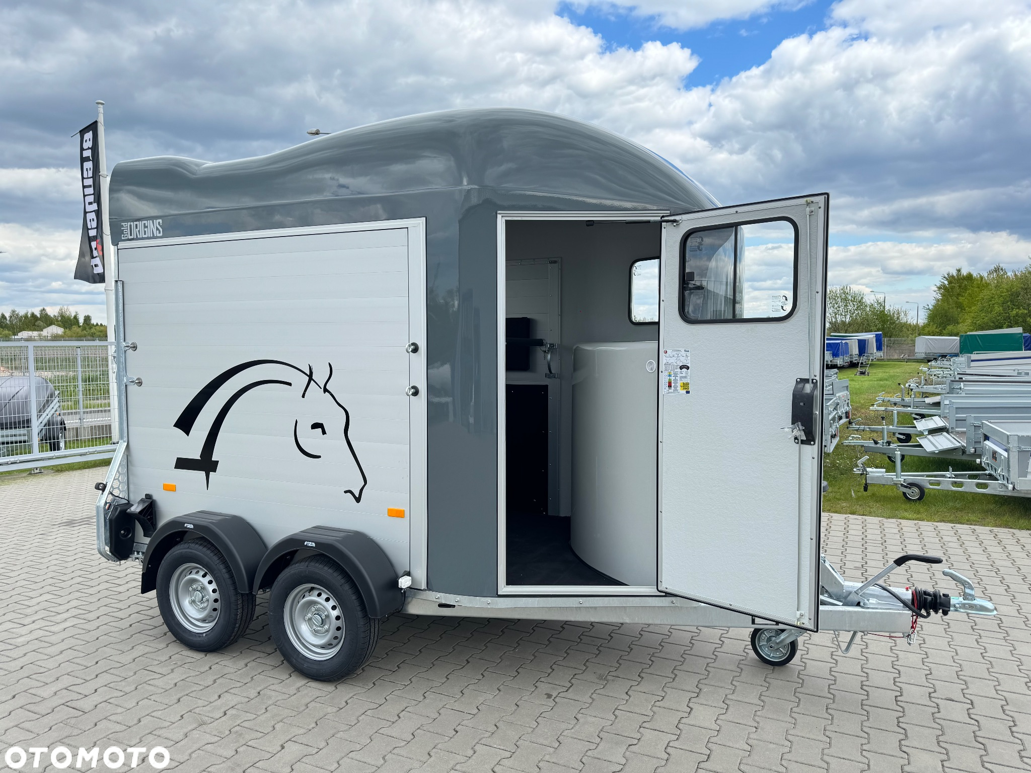 Cheval Liberte Gold Orgin Alu + siodlarnia , do przewozu 2 koni , 2000 kg - 15