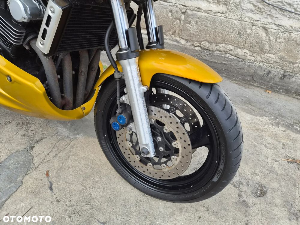 Yamaha FZS - 11