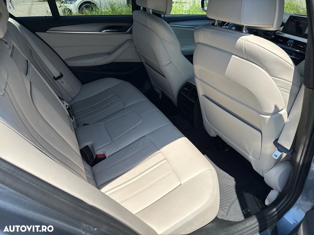 BMW Seria 5 540i xDrive AT - 14