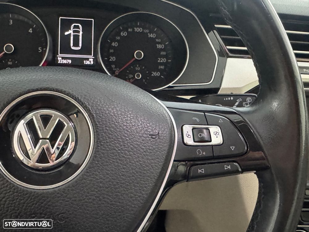VW Passat 1.6 TDI BlueMotion - 21