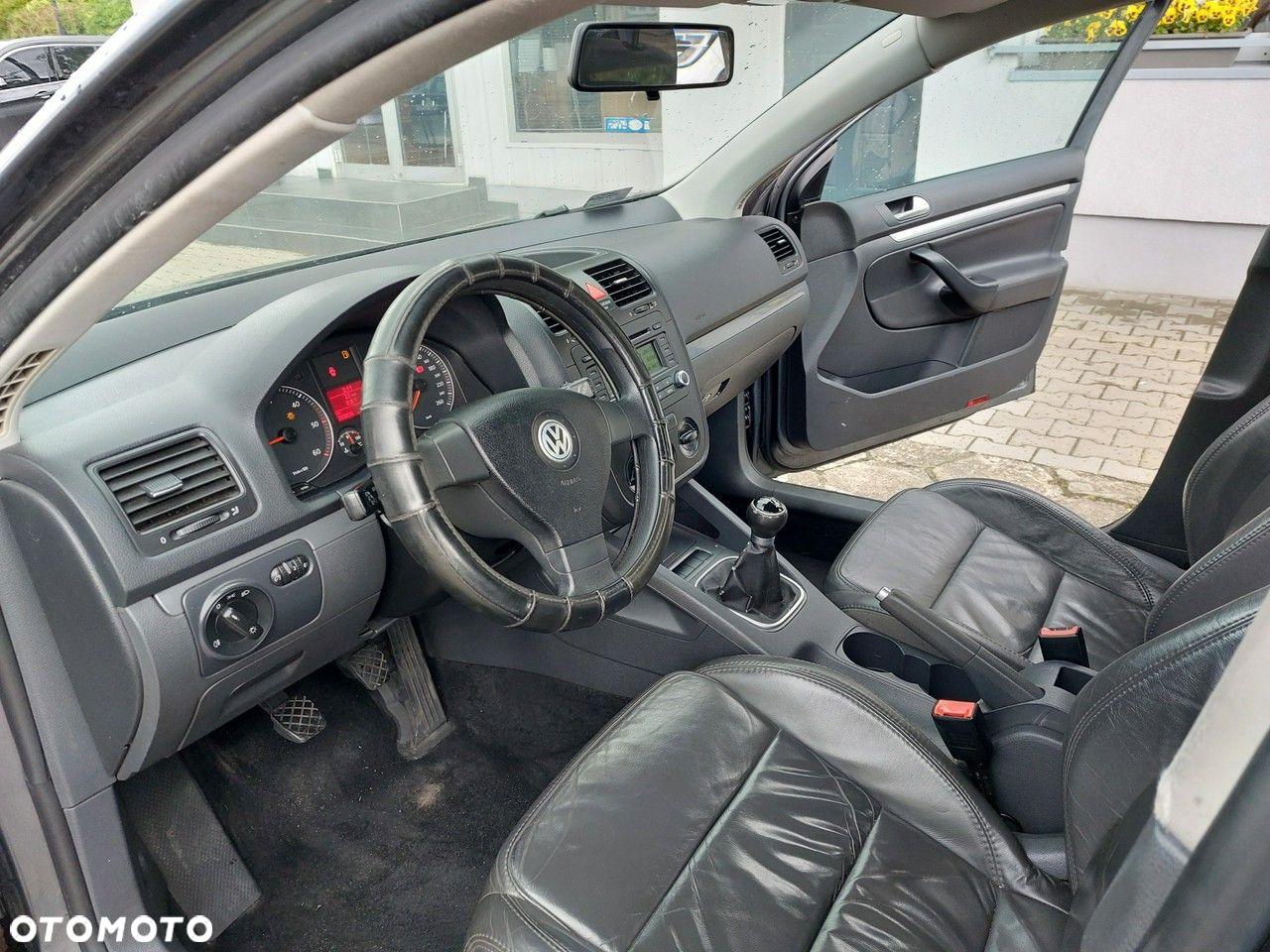 Volkswagen Golf - 10