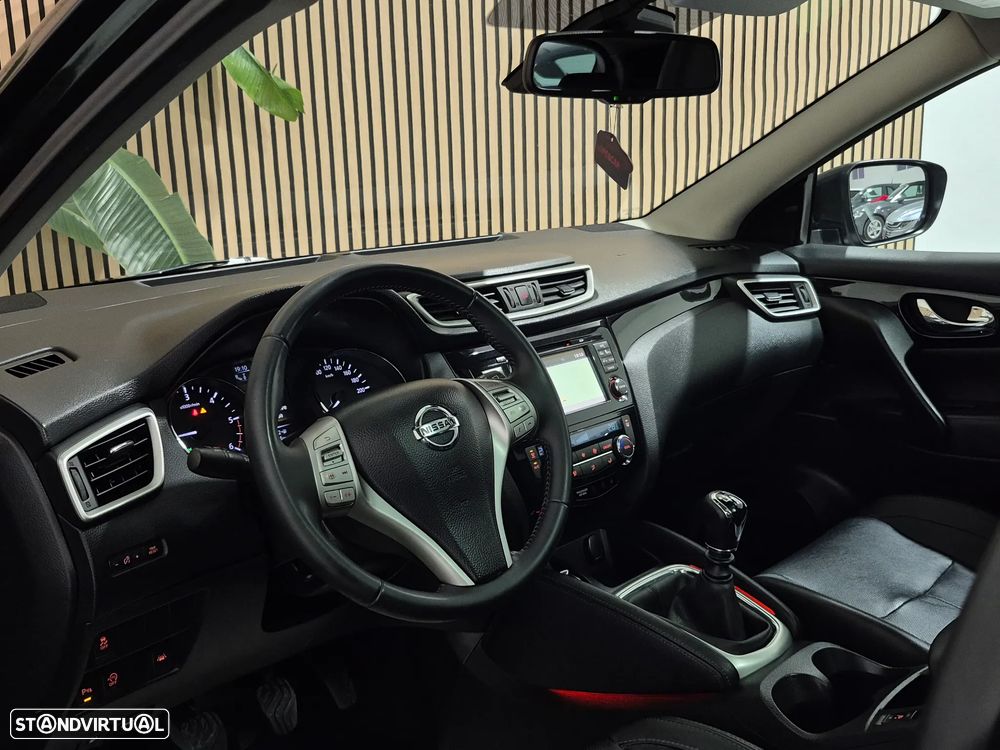 Nissan Qashqai 1.6 dCi Tekna Premium 17 Pele S P.Preta - 16