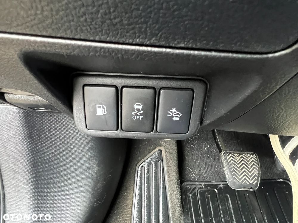 Toyota Avensis 2.0 D-4D Prestige - 26