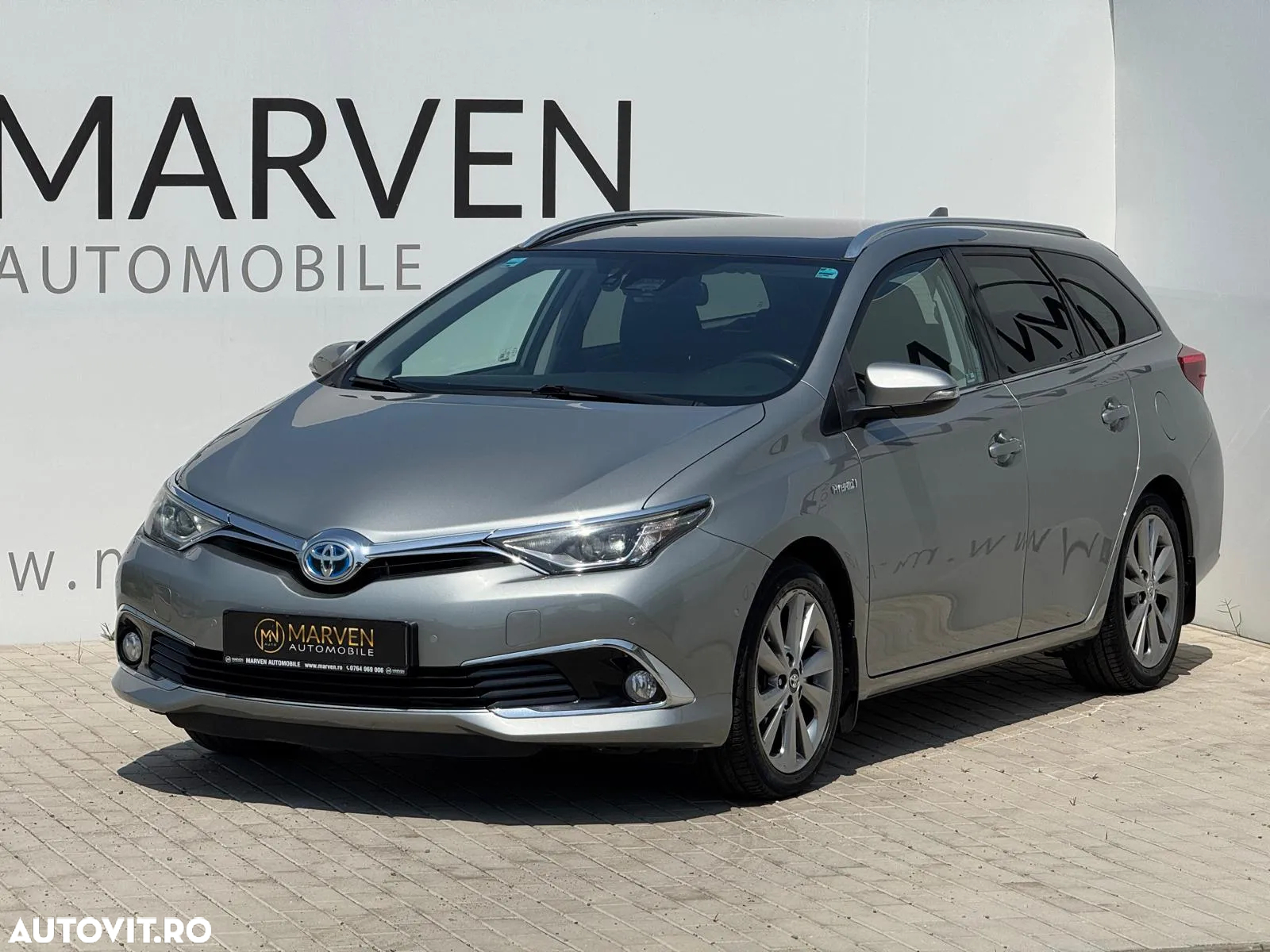 Toyota Auris 1.8 L VVT-i HSD Sol + - 2