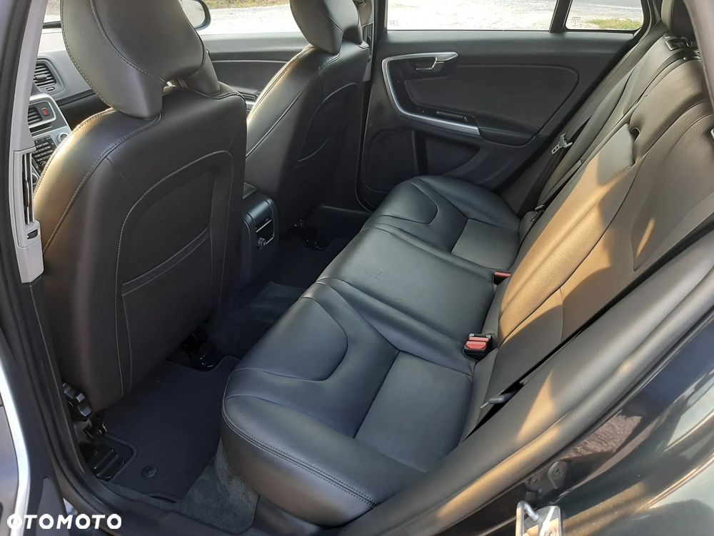 Volvo V60 D3 Geartronic Summum - 21