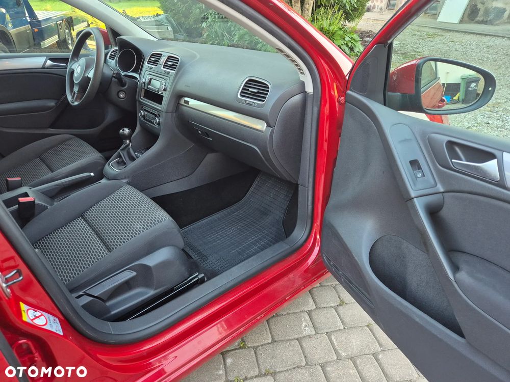 Volkswagen Golf - 24