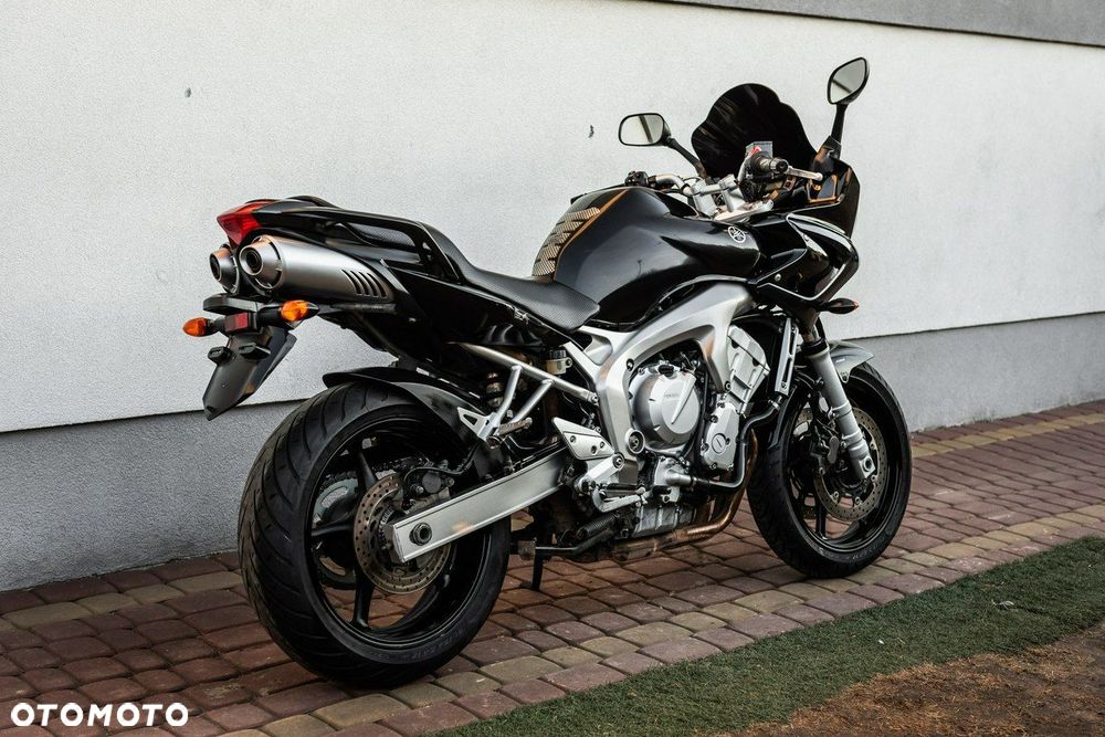 Yamaha FZ - 4