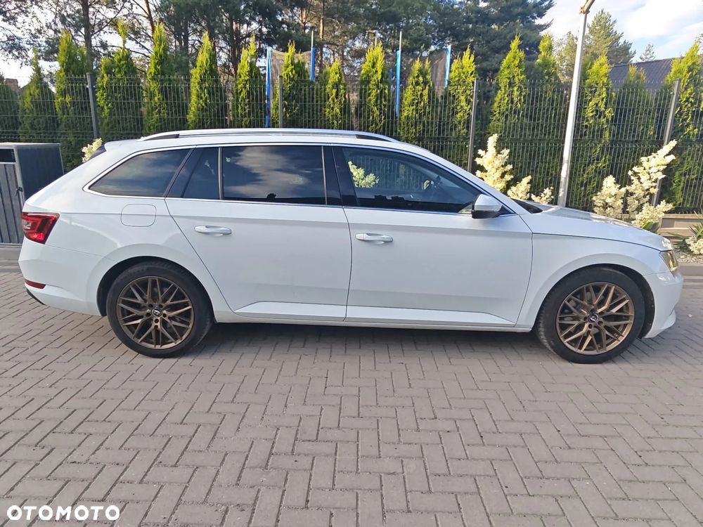 Skoda Superb 2.0 TDI 4x4 DSG Style - 3