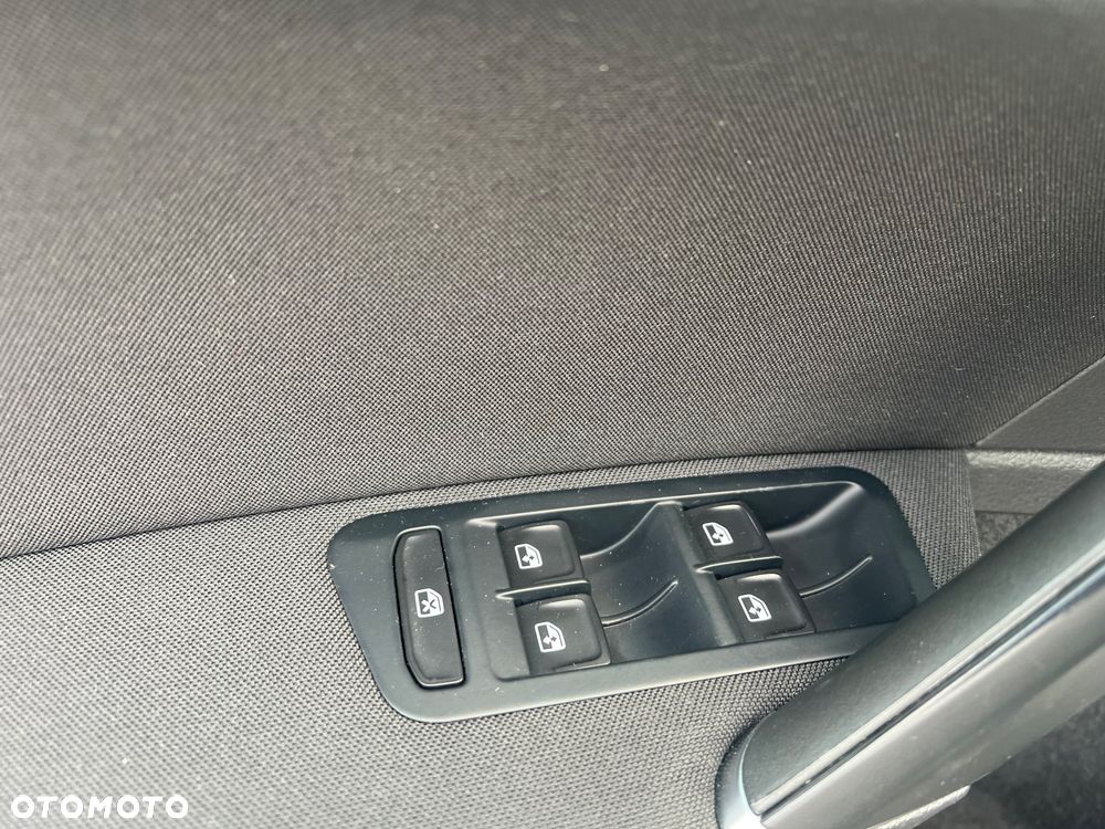 Volkswagen Golf 2.0 BlueTDI 4Motion Comfortline - 19