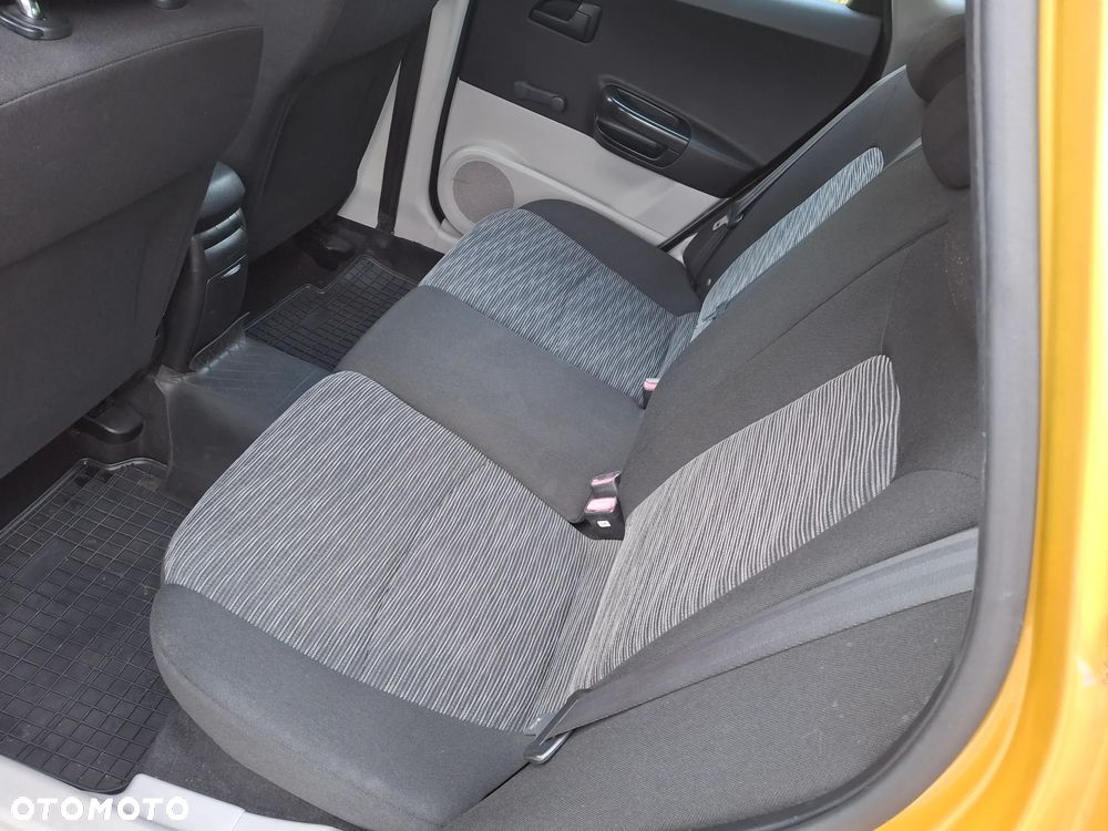 Kia Ceed - 14