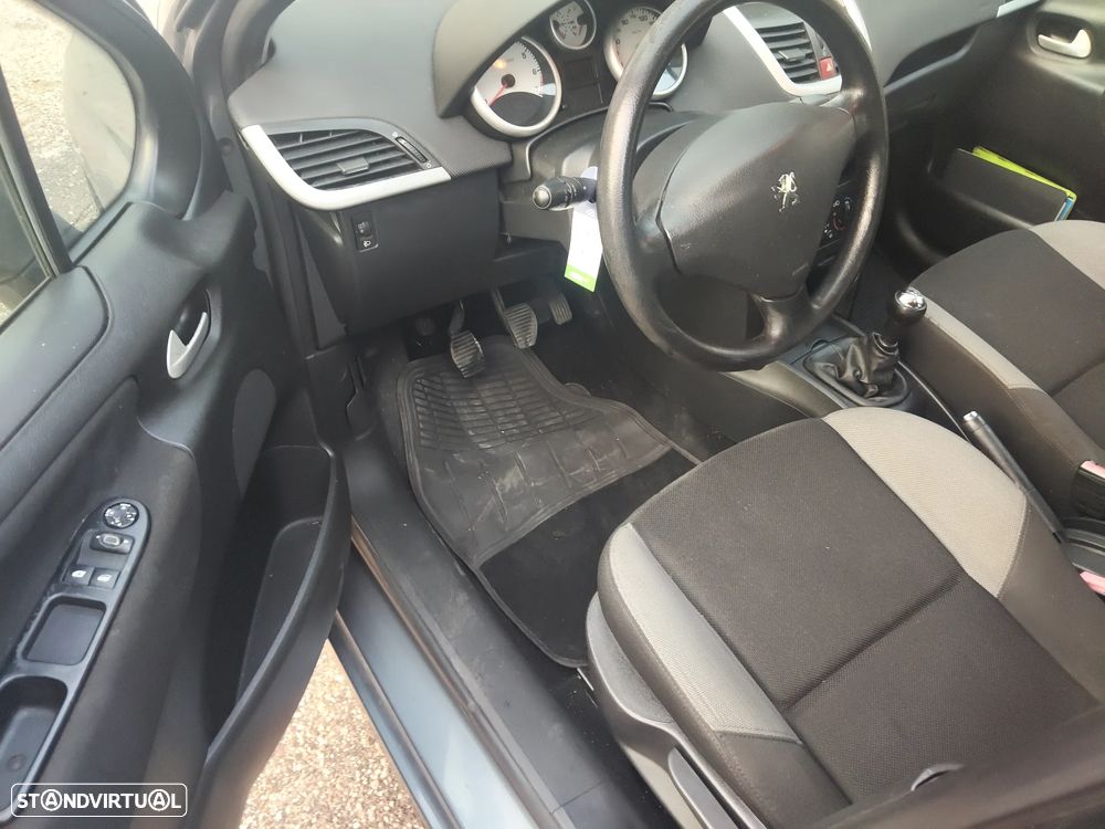 Peugeot 207 1.4 16V Open - 12