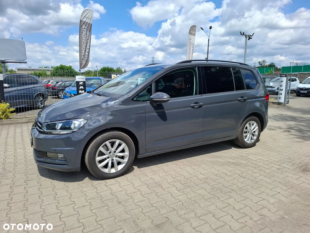 Volkswagen Touran - 1