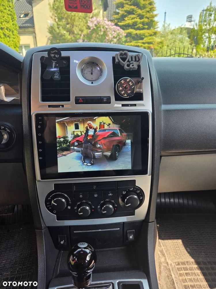 Chrysler 300C 5.7 V8 Hemi - 8