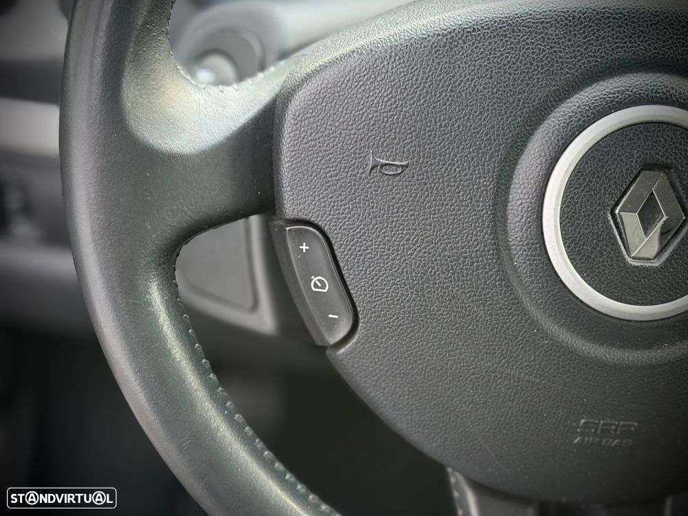 Renault Clio 1.2 16V Dynamique S - 12