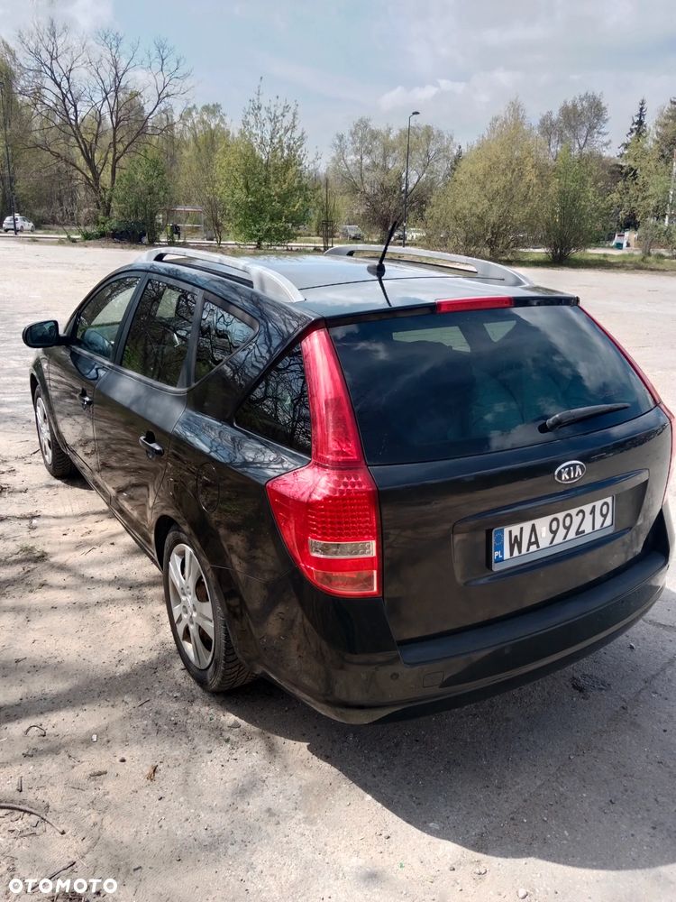Kia Ceed 1.6 L - 5