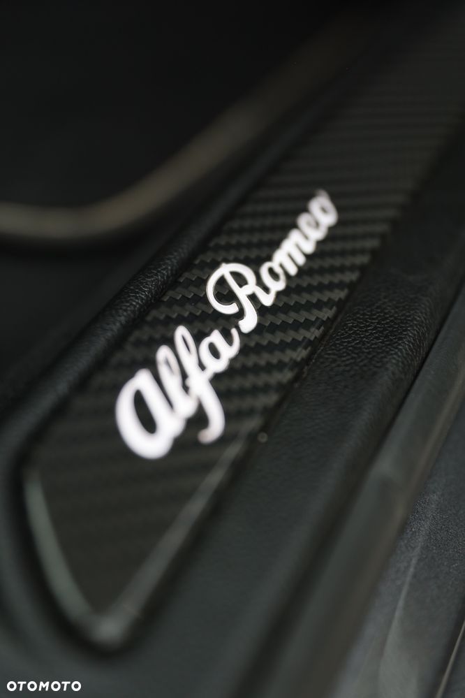 Alfa Romeo Giulia 2.9 Bi Turbo V6 Quadrifoglio - 31