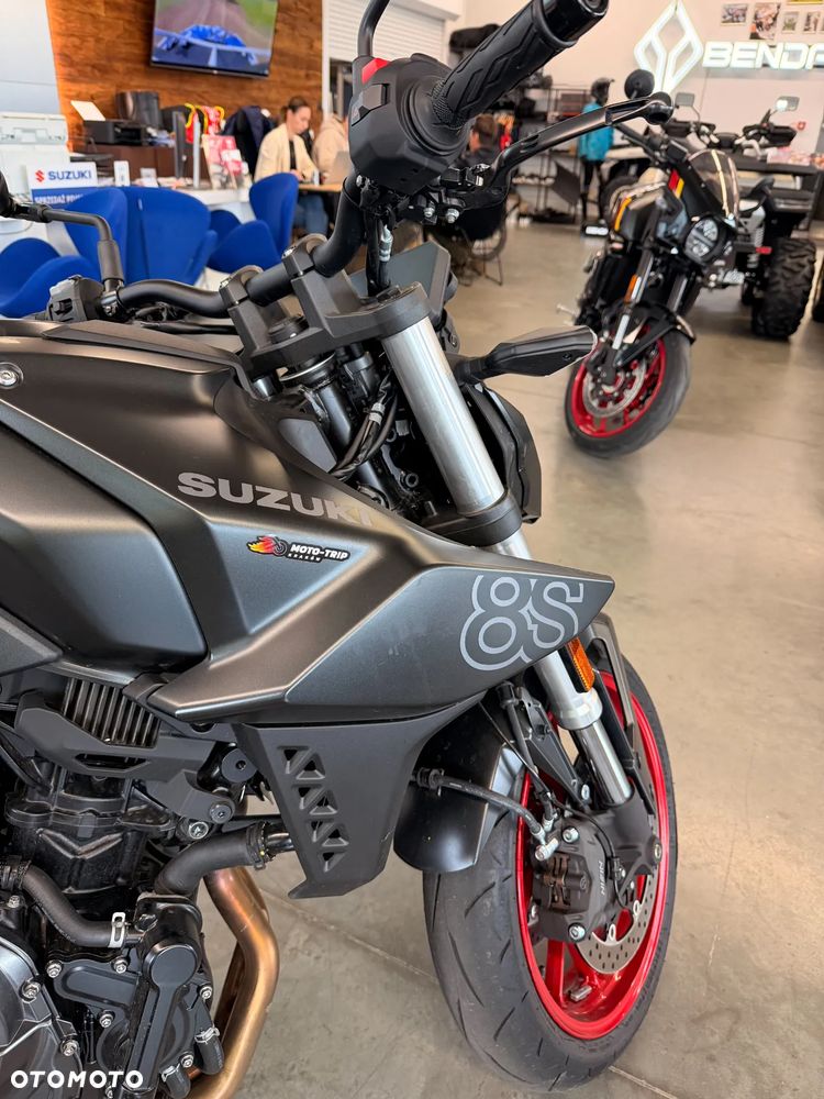 Suzuki GSX - 5