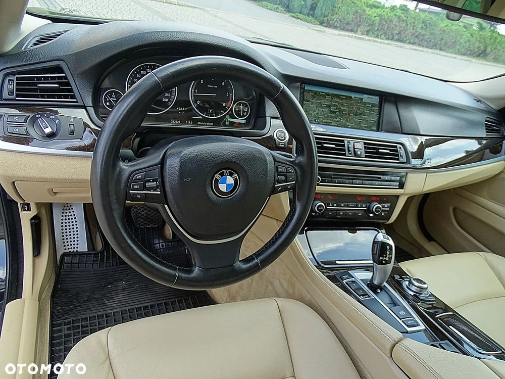 BMW Seria 5 520d - 30