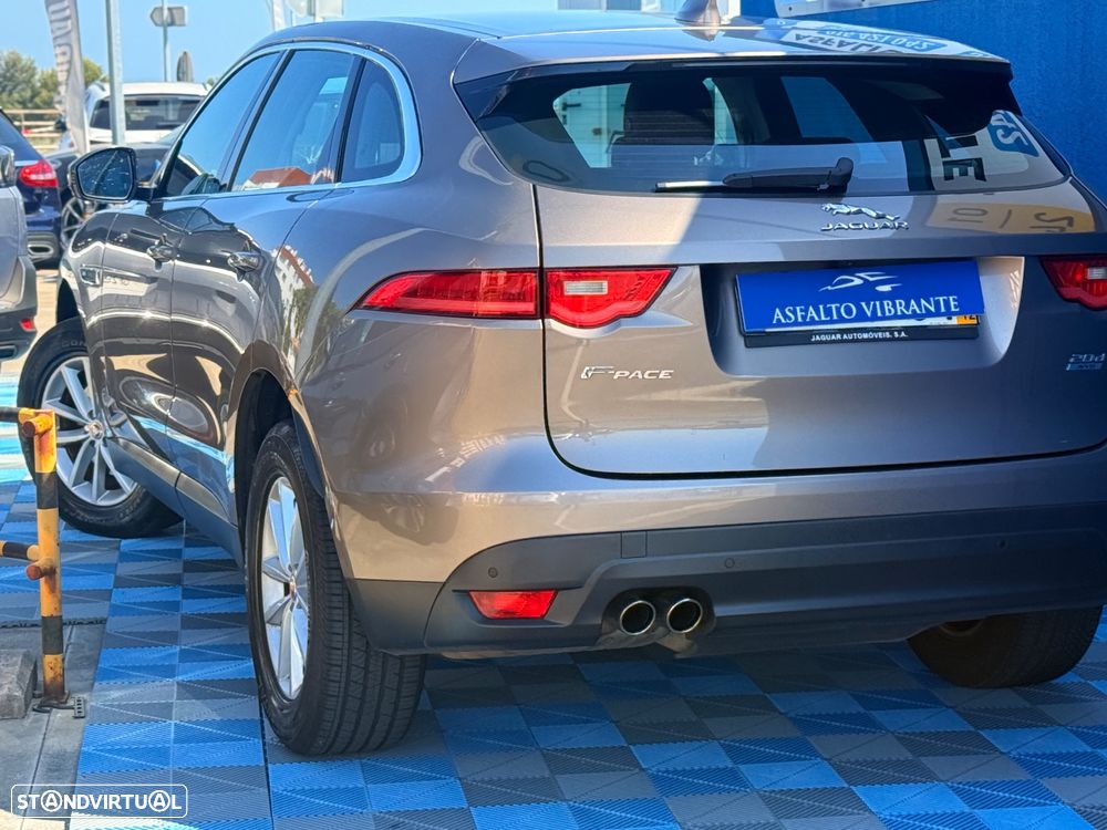 Jaguar F-Pace 2.0 i4D Prestige AWD Aut. - 6