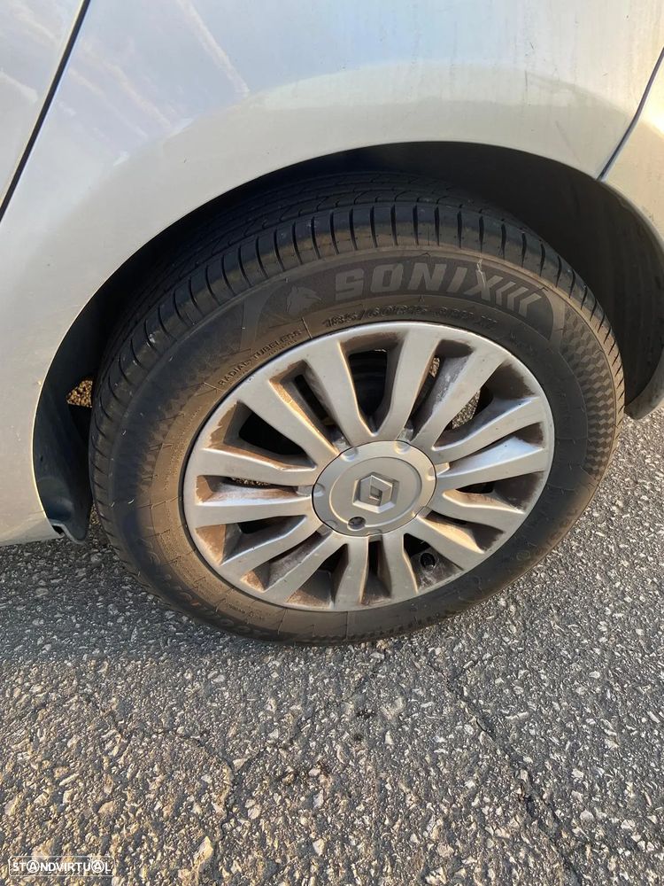 Renault Clio - 6