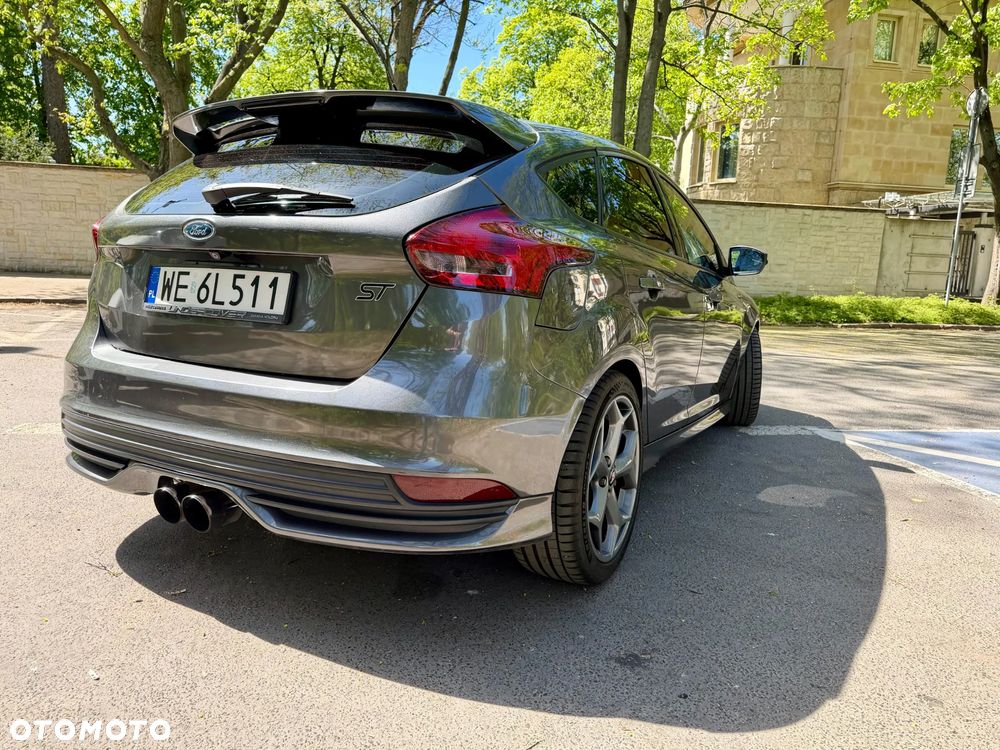 Ford Focus ST - 5