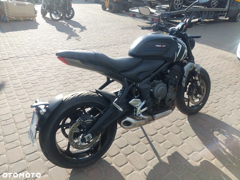 Triumph Trident - 4