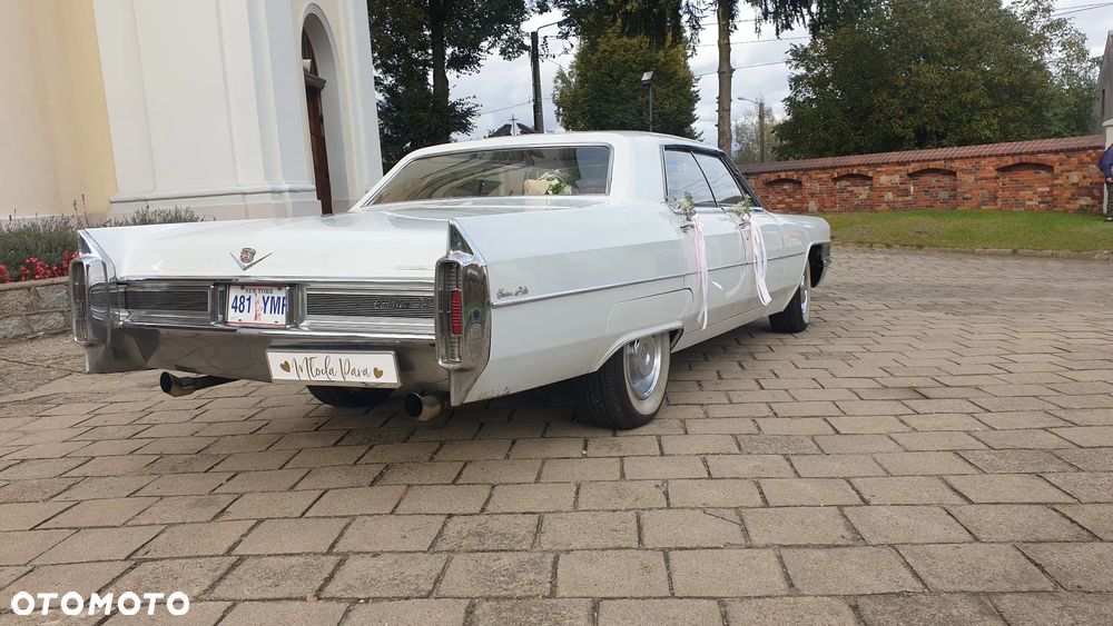 Cadillac Deville - 22