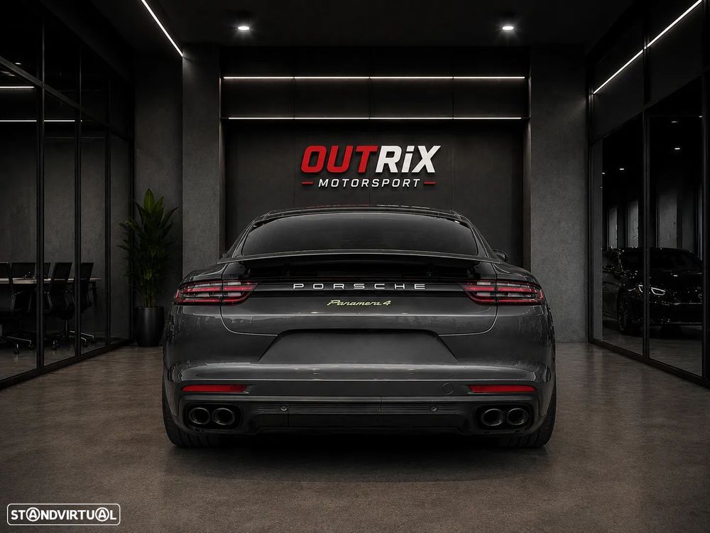 Porsche Panamera - 4