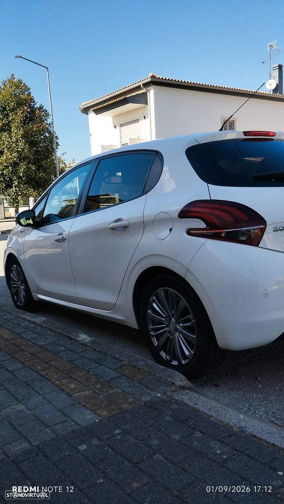 Peugeot 208 1.2 PureTech Style - 6