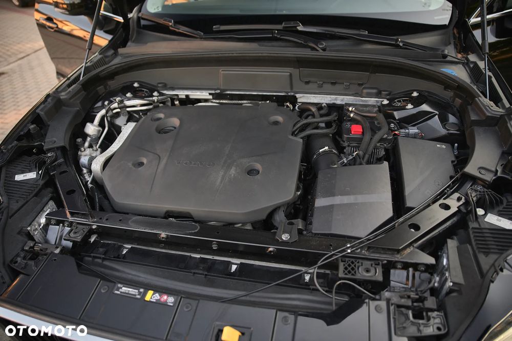 Volvo XC 60 B4 D AWD Momentum Pro - 23