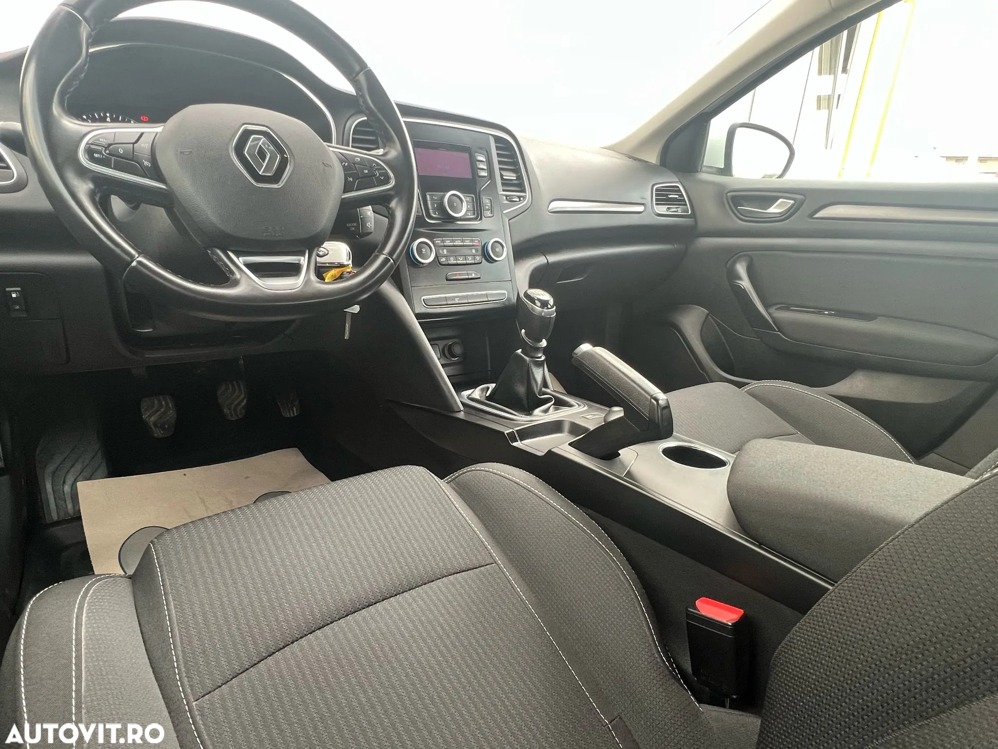Renault Megane TCe 140 GPF Zen - 13