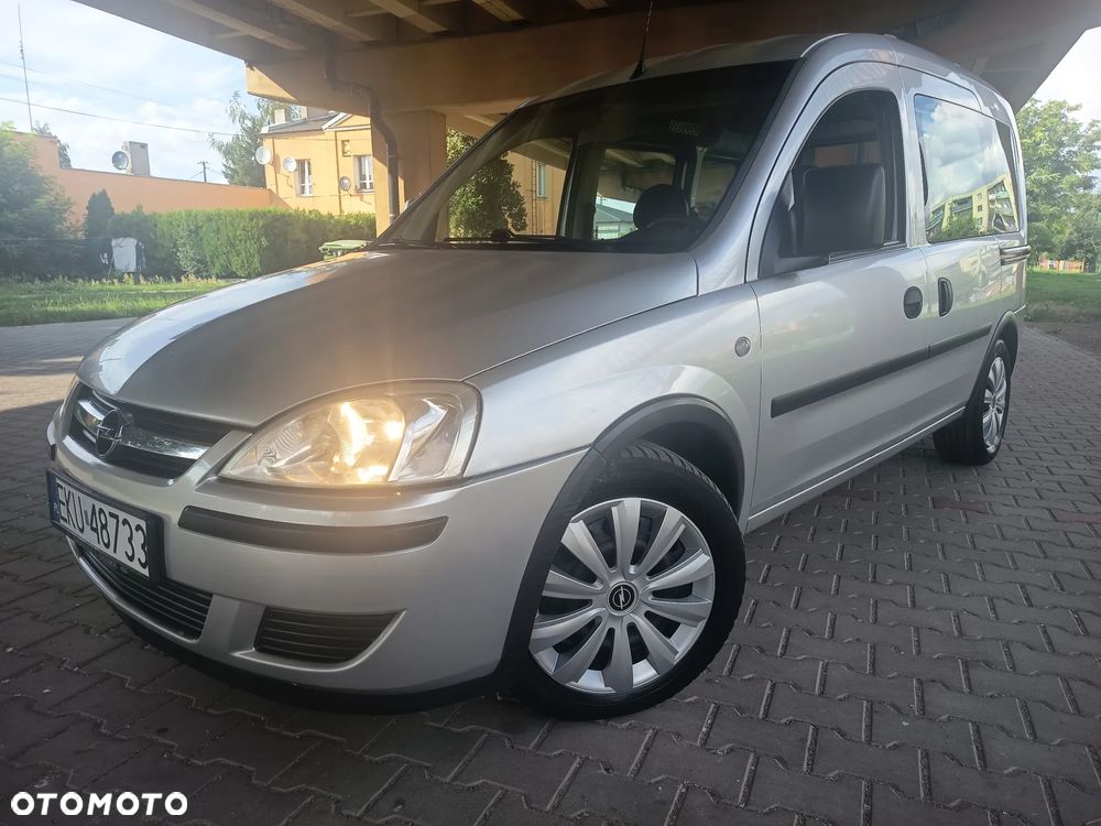 Opel Combo Tour - 1