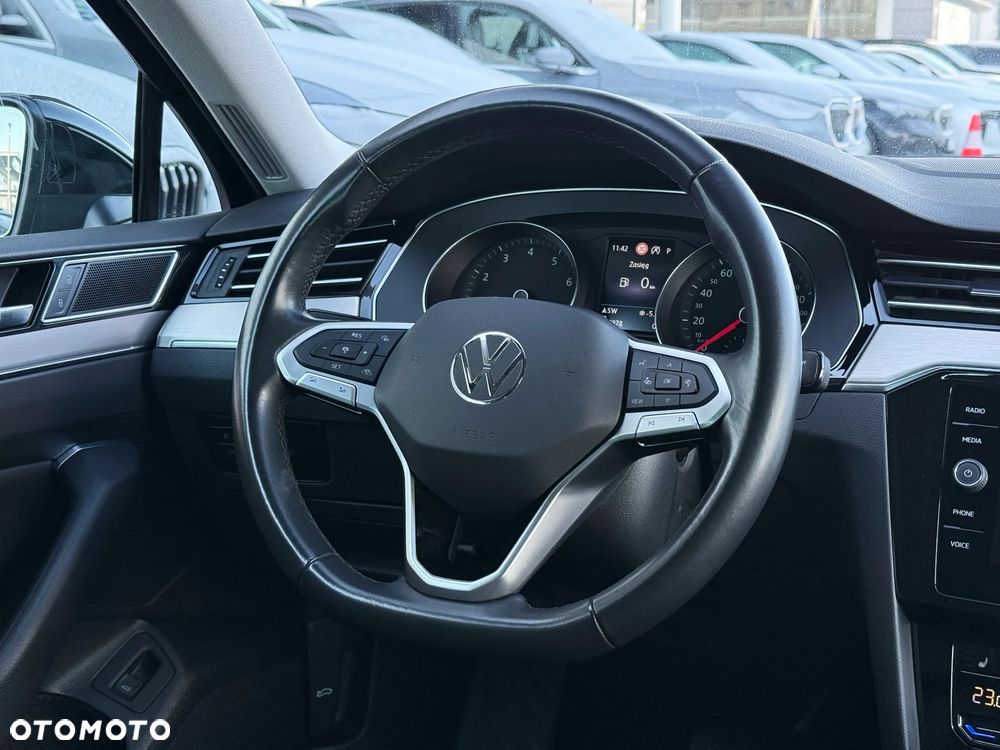 Volkswagen Passat 2.0 TSI Elegance DSG - 17