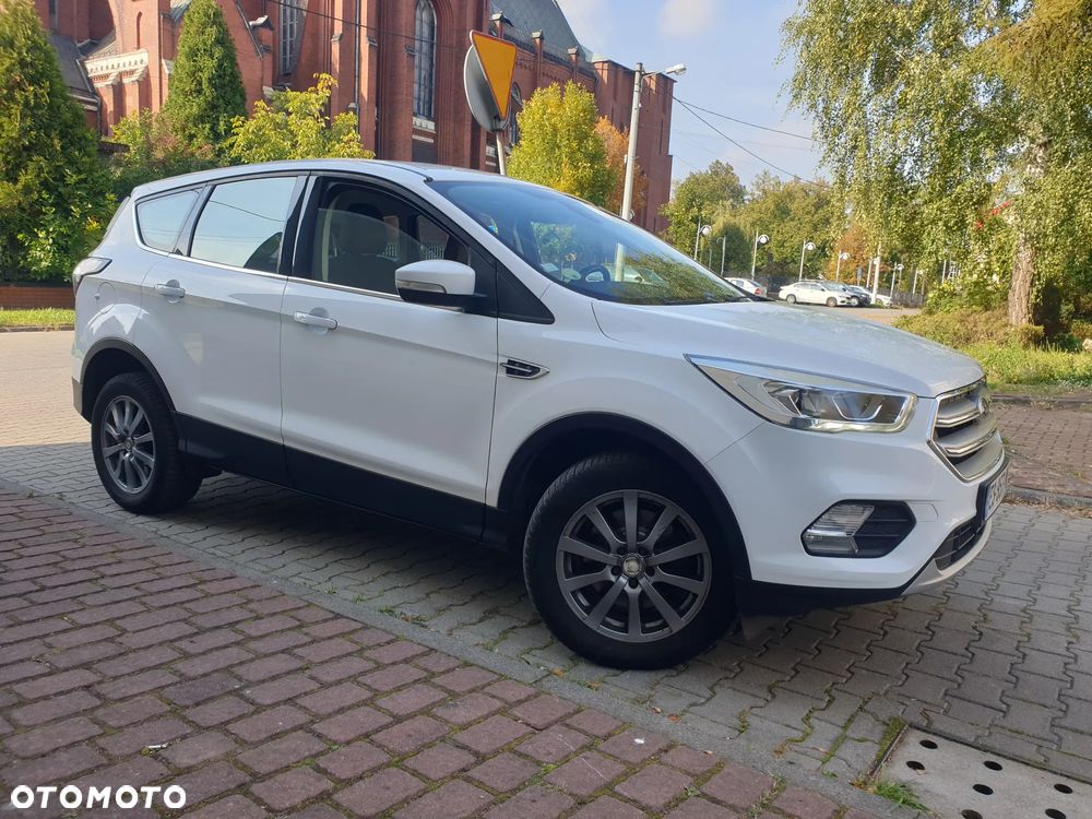 Ford Kuga 2.0 TDCi 2x4 Titanium - 13