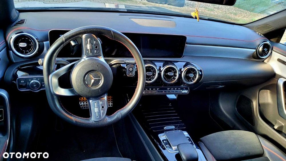 Mercedes-Benz CLA 180 d 7G-DCT AMG Line - 8
