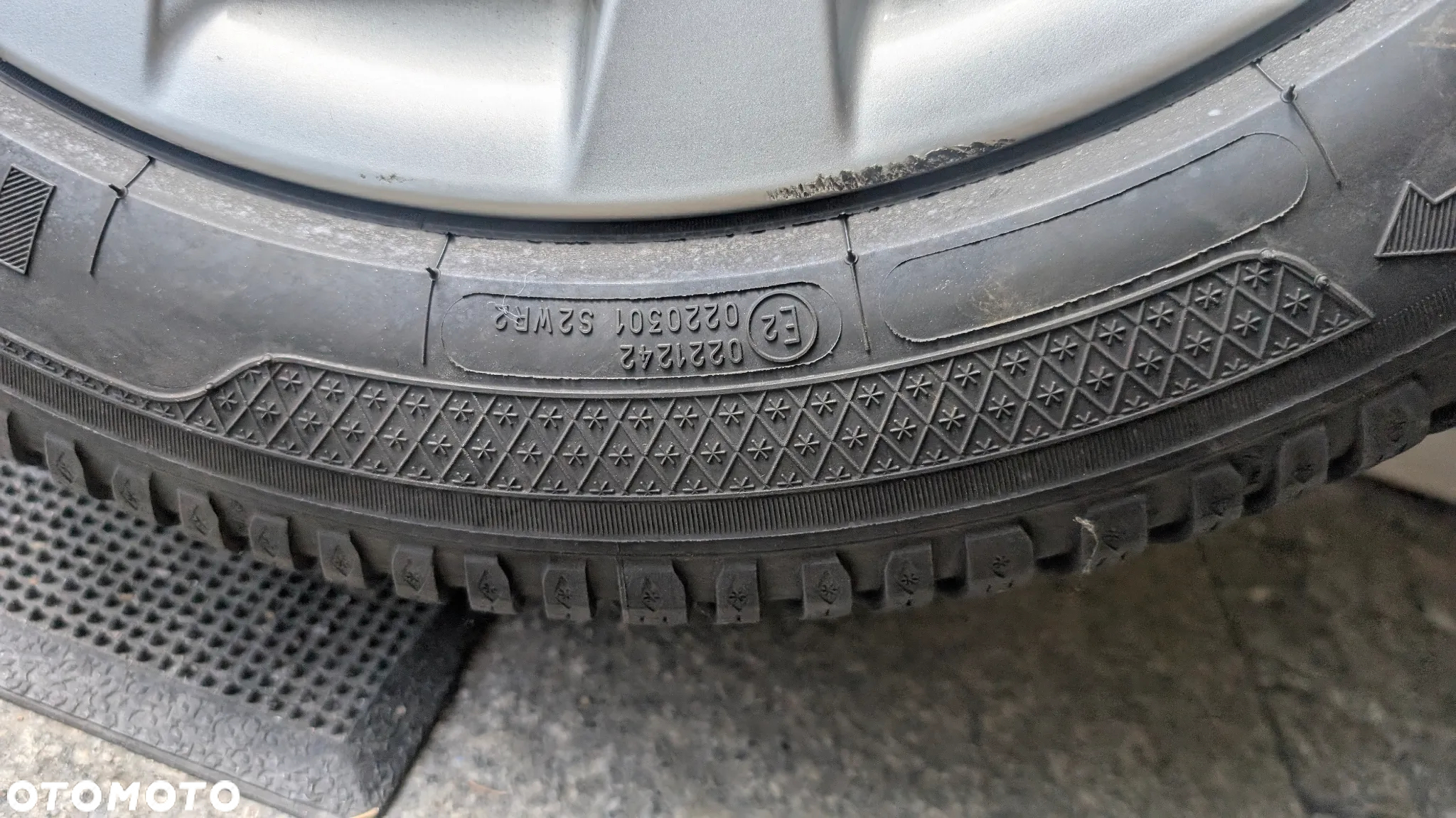 Komplet oryginalnych kół z felgami ALU do BMW X1 (e84) z prawie nowymi oponami zimowymi KLEBER 225/50R17 - 13