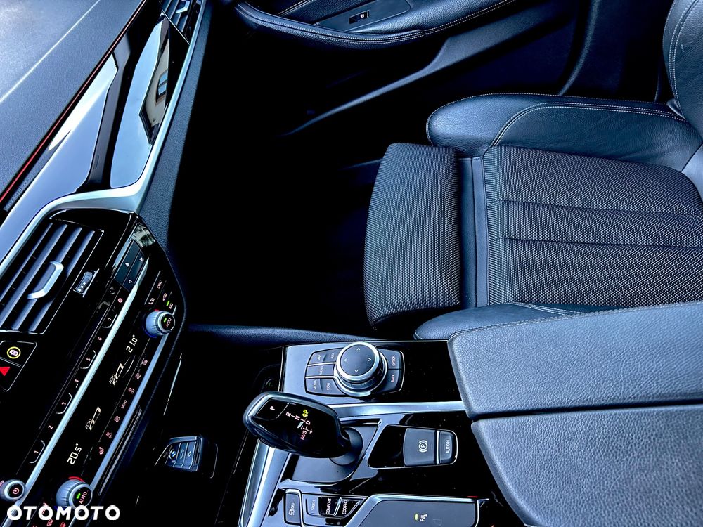 BMW Seria 5 520d Sport Line sport - 36
