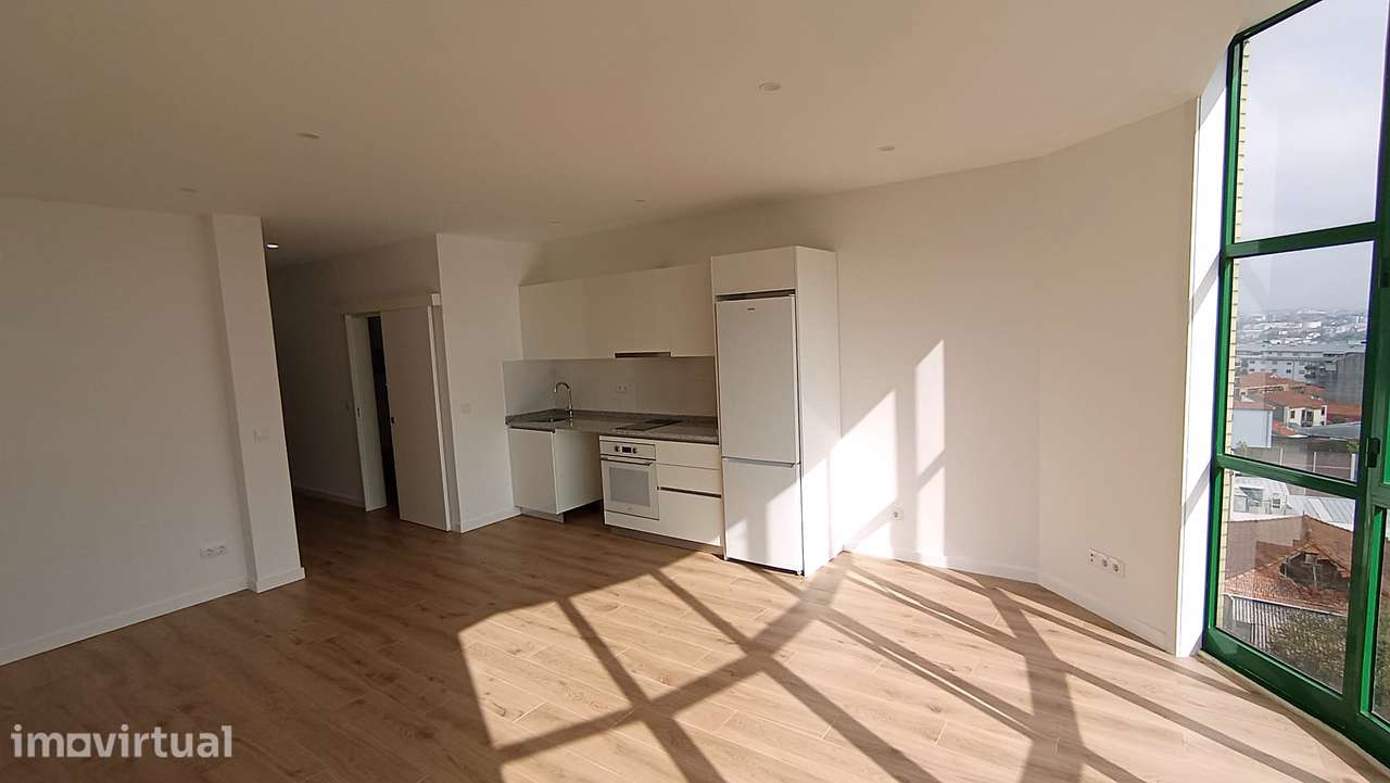 Apartamento T0 totalmente remodelado em Mafamude - Grande imagem: 2/12