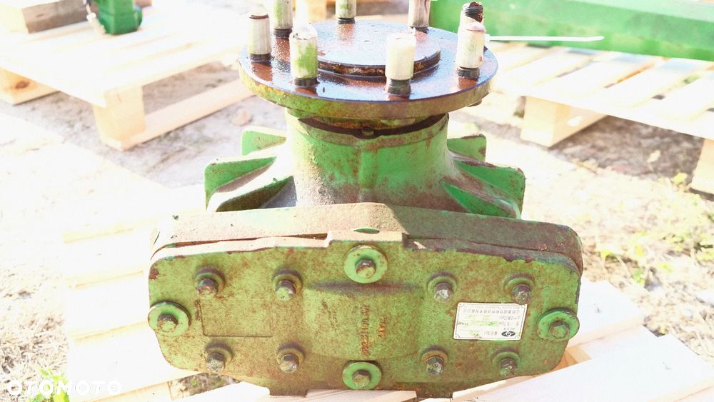 Reduktor  przekładnia napęd maszyny rolniczej John Deere np kombajn - 2